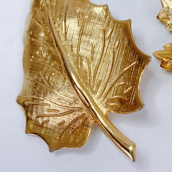 VTG Set of 2 Leaf Brooches Gold Tone Mid Century Fall Autumn Scarf Harvest Pins - Picture 7 of 10